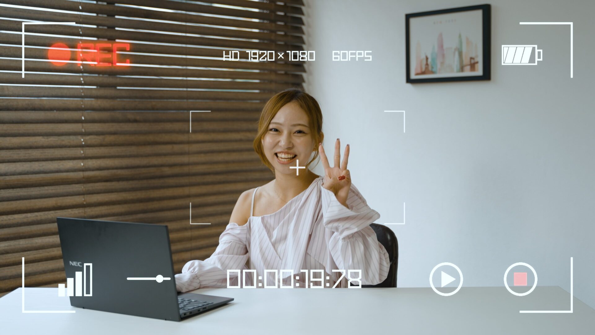 カメラ越しに動画を撮影する様子